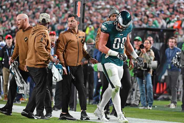 Dallas Goedert leaves Week 9 game against Dallas Cowboys with fractured forearm